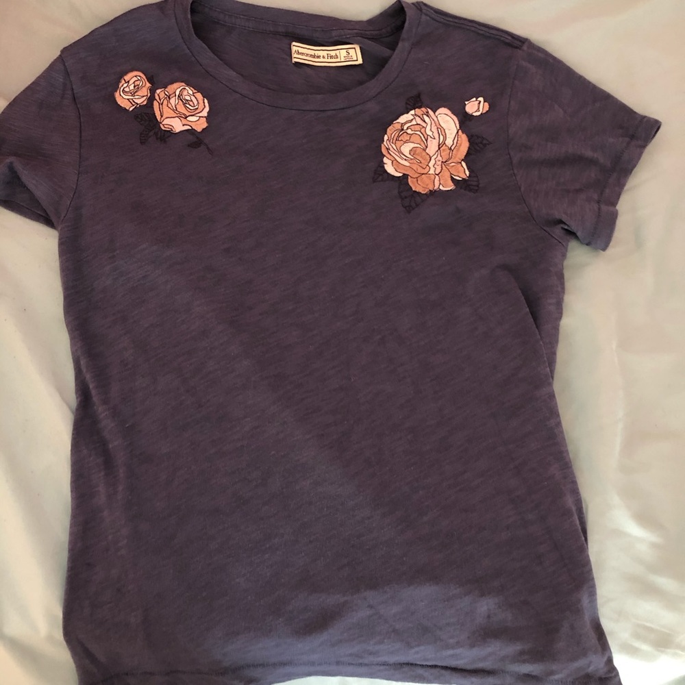 Abercrombie & Fitch  tee shirt